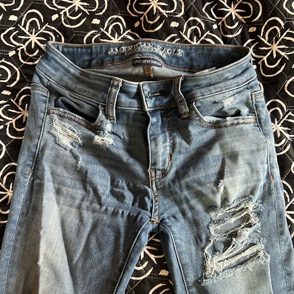 Super stretch AE jeans. Worn a couple of times. Size 0 Short